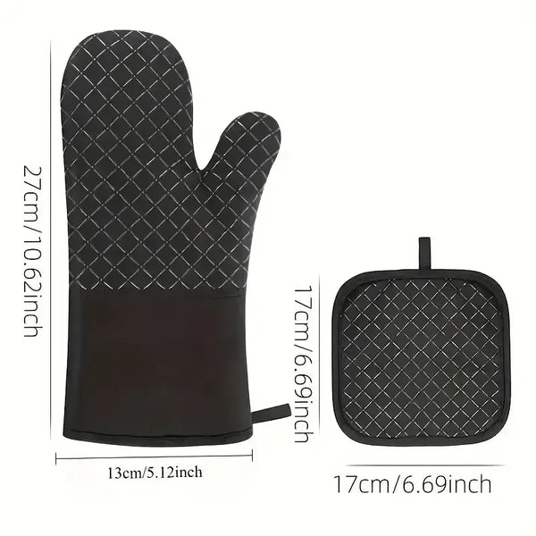 Ein Set aus vier schwarzen, hitzebeständigen Silikon-Backhandschuhen und Pfannenpads.