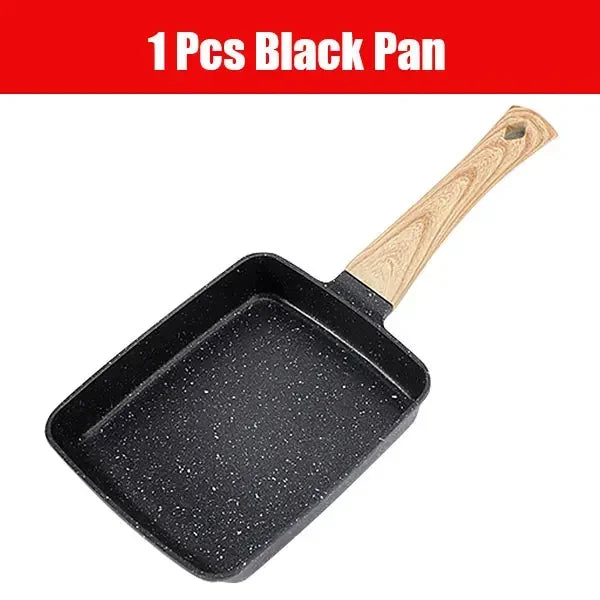 Poêle à œufs japonaise antiadhésive noire avec manche en bois.