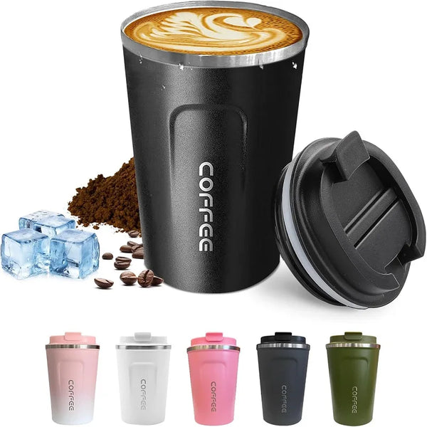Schwarze, doppelwandige Edelstahl-Trinkflasche mit Latte-Art, zusammen mit mehreren farbigen Versionen.