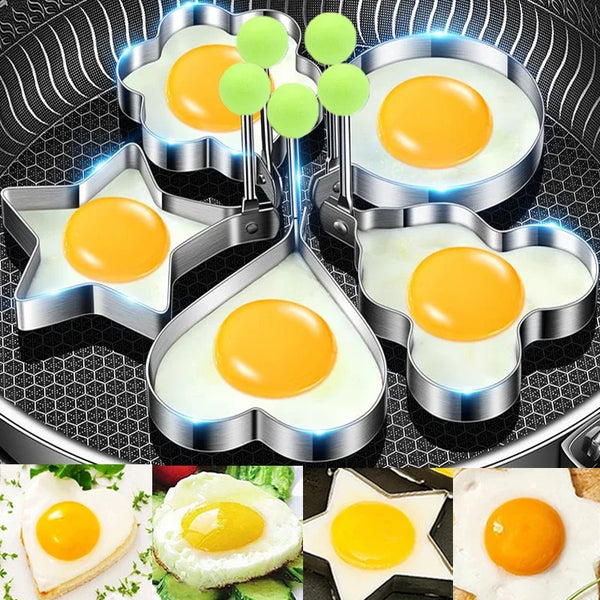 Edelstahlform-Set zum Braten von Eiern, zeigt verschiedene Formen und Größen von gebratenen Eiern.