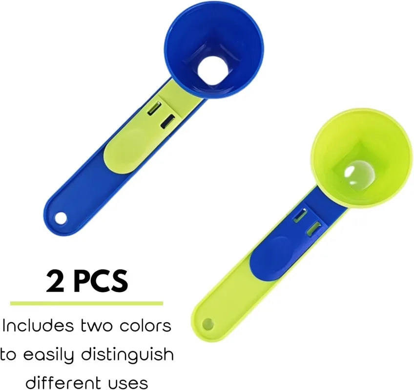 Dos cucharas medidoras dobles en azul y verde lima con embudos para fácil distinción.