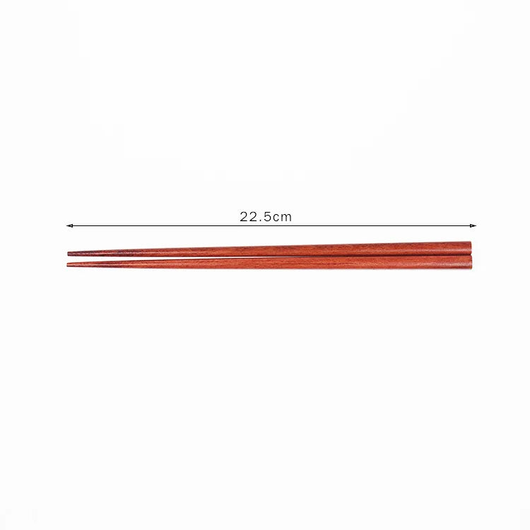 A pair of natural wooden chopsticks shown horizontally, measuring 22.5cm long.