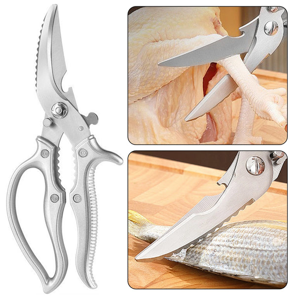 Set schwere Edelstahlknochenschere in verschiedenen Winkeln, gezeigt bei der Verwendung an Geflügel und Fleisch.