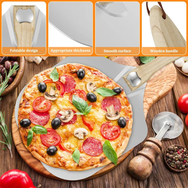 Aluminium- und Holzpizza-Schaufel mit faltbarem Design und glatter Oberfläche neben einer Pizza.