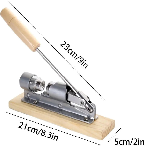 Edelstahl-Nussbrecherwerkzeug mit Holzgriff und Maße.