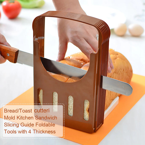 Braunes Silikon-Back- und Toastcutter mit vier Dickenleitern neben einem Brotlaib.