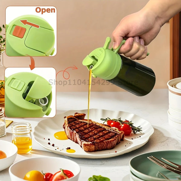 Eine Hand drückt eine grüne Ölsprühflasche, die ihre doppelte Funktion für das Kochen demonstriert.