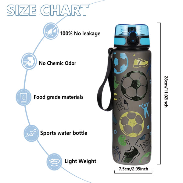 Graue und grüne Fußball-Wasserflasche mit blauem Verschluss und Riemen.