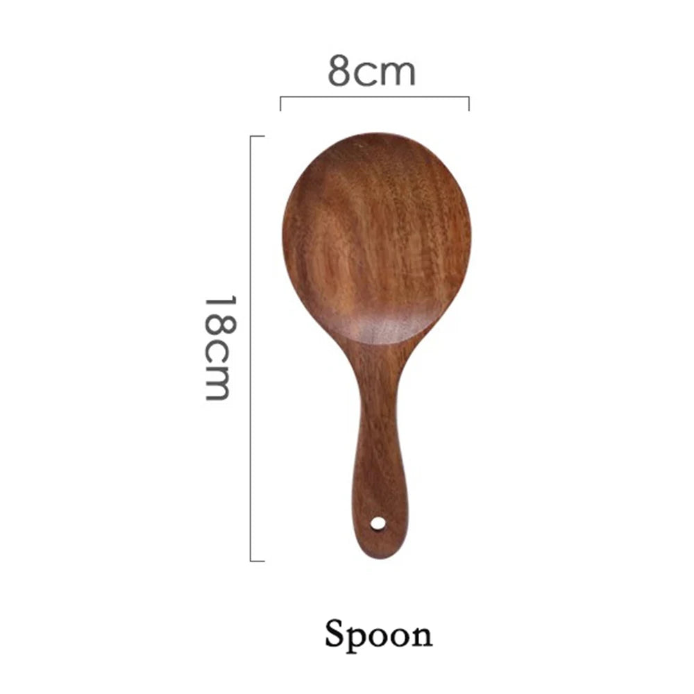 Cuillère en bois avec manche effilé, mesurant 8 cm de largeur et 18 cm de longueur.