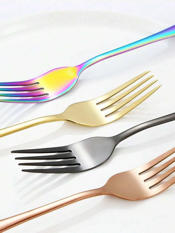 Eine Sammlung verschiedener Edelstahl-Essbesteck in irisierenden und metallischen Finishes.