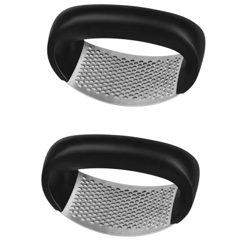 Presse à ail en silicone noir et mortier avec plaque de broyage en acier inoxydable.