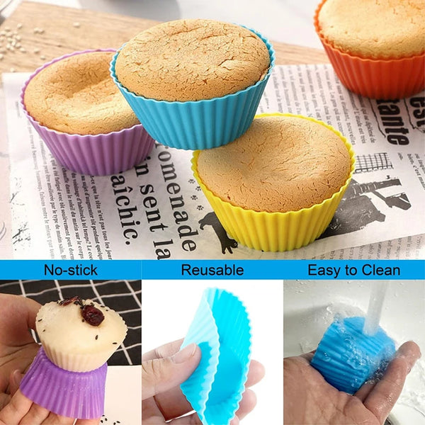 Wiederverwendbare Silikon-Cupcake-Förmchen in lila und gelben Farben mit Backbechern.