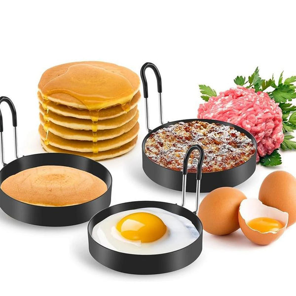 Edelstahl-Eierring-Set zum Frühstück kochen, zeigt Pfannkuchen, Omelett und Eier.