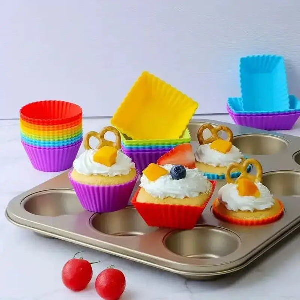 Set Silikon-Backformen für Muffins und Kuchen in leuchtenden Farben wie Gelb, Lila, Orange und Grün