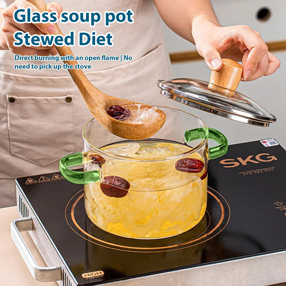 A hand is pouring liquid into a glass soup pot on a stovetop, demonstrating the use of a glass soup pot for a stewed diet.