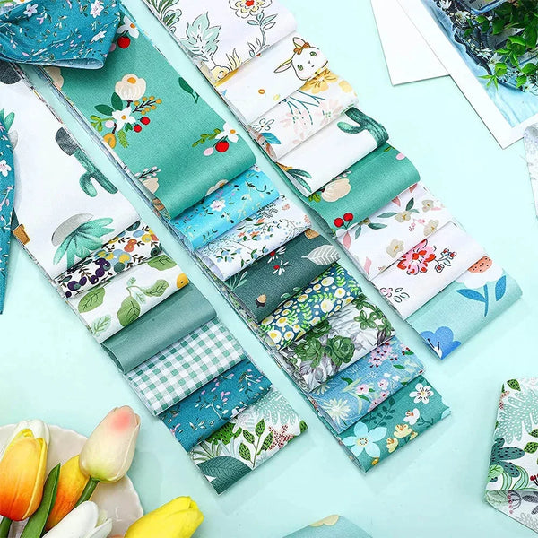 Sammlung bunter Patchwork-Baumwollstreifen mit floralen und natürlichen Mustern zum Nähen und Basteln