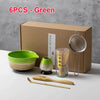 Juego de seis tazas de té matcha verde, incluyendo cuenco, batidor y cucharón, empaquetado en caja de cartón.