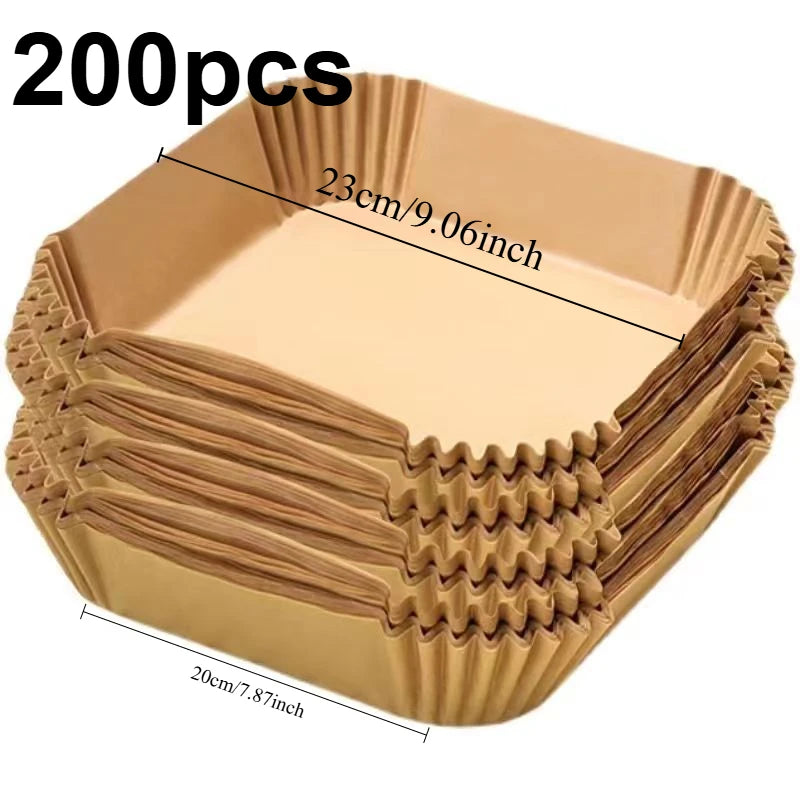 Stapel von 200 Pergamentpapier-Liner für das Airfryer-Garen, zeigt Größe und Textur