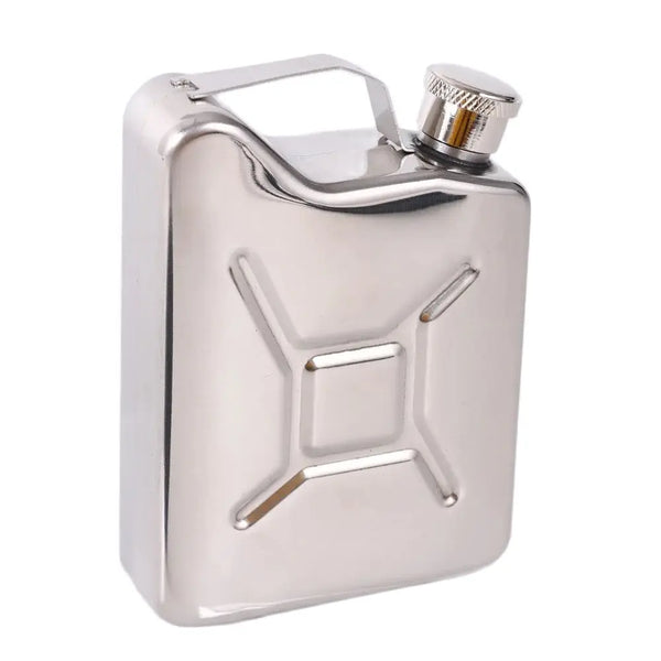 Eine kleine silberne Stahlflasche mit Schraubverschluss, geeignet für Camping oder Whisky.